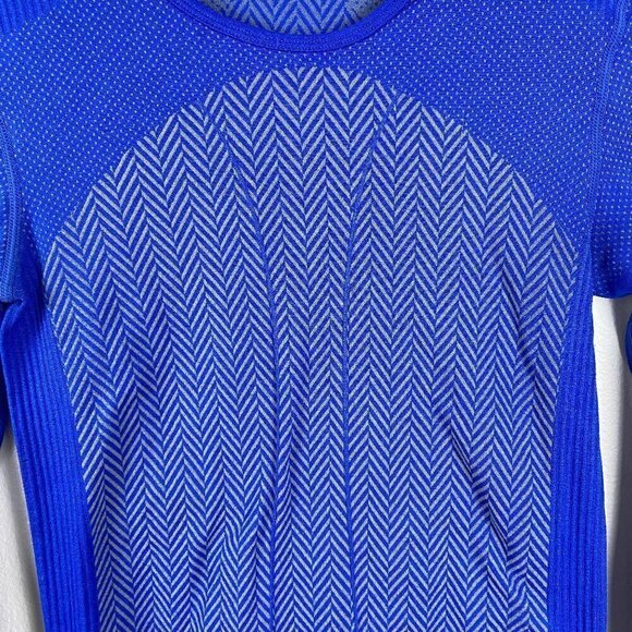 FABLETICS | Cobalt Blue Herringbone Long Sleeve Workout Athletic Top - Picture 4 of 7